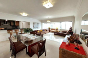 Apto Amplo 1Suite mais 2Quartos - Quadra Mar 50m da Praia - Somente Familiares